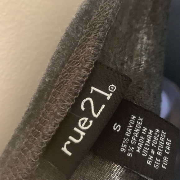 Sweaters. - Picture 16 of 16